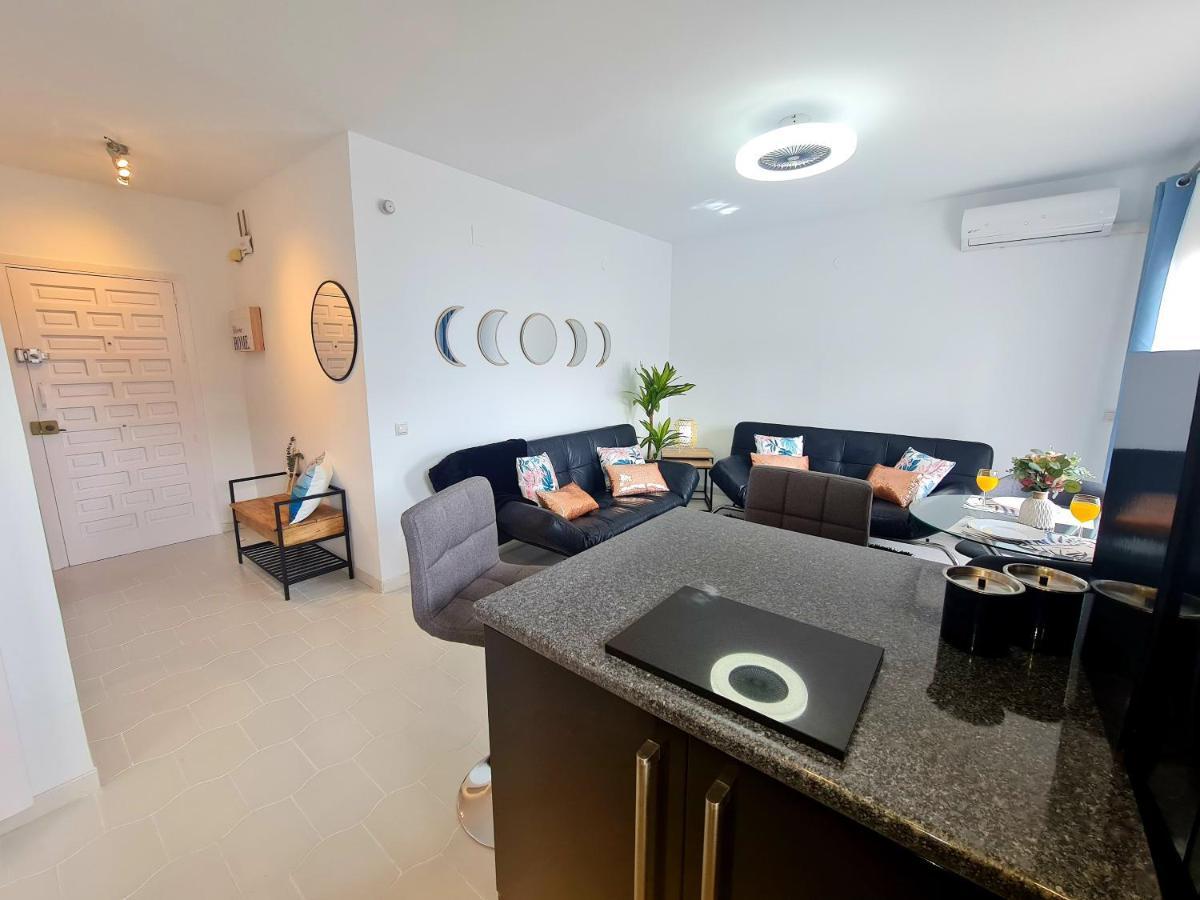 Precioso Con Piscinas Y Vistas Al Mar. Apartment *