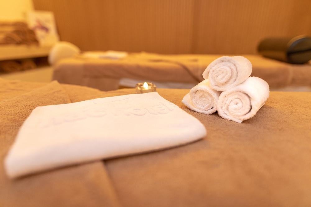 Mac Puerto Marina 4*