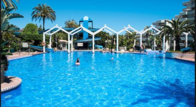 In Benalbeach 5 Pools Benalmádena