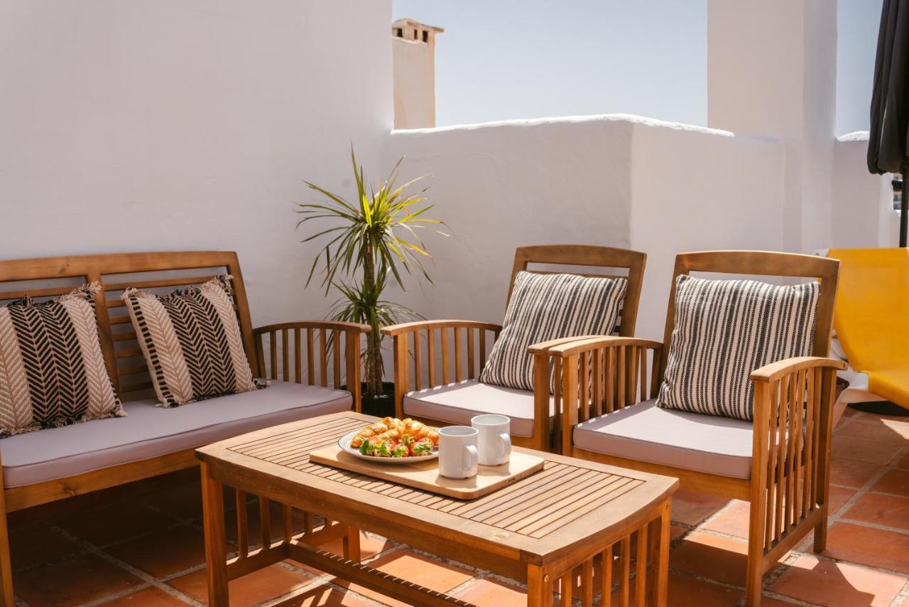 Freshly Renovated, Modern Penthouse Pueblo Evita! Apartamento Benalmádena
