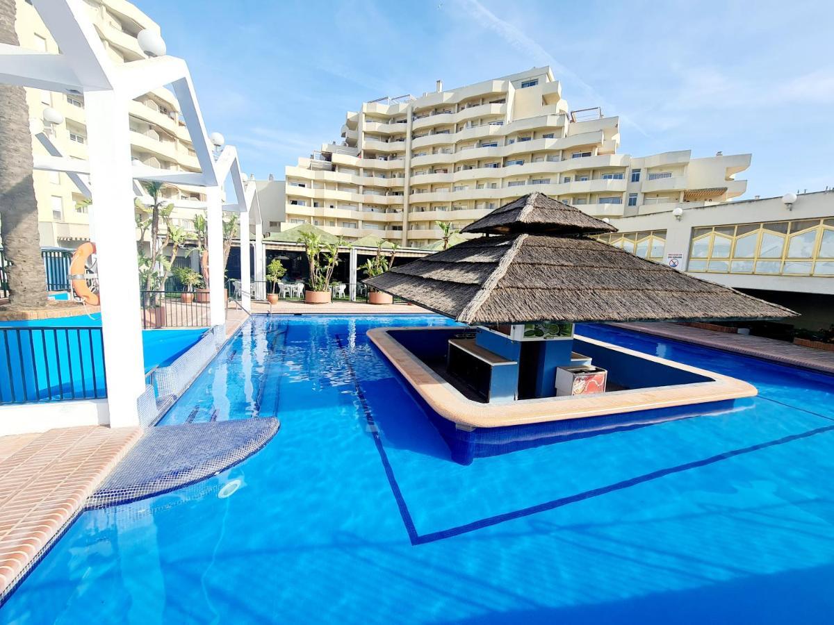 Precioso Con Piscinas Y Vistas Al Mar. Benalmadena