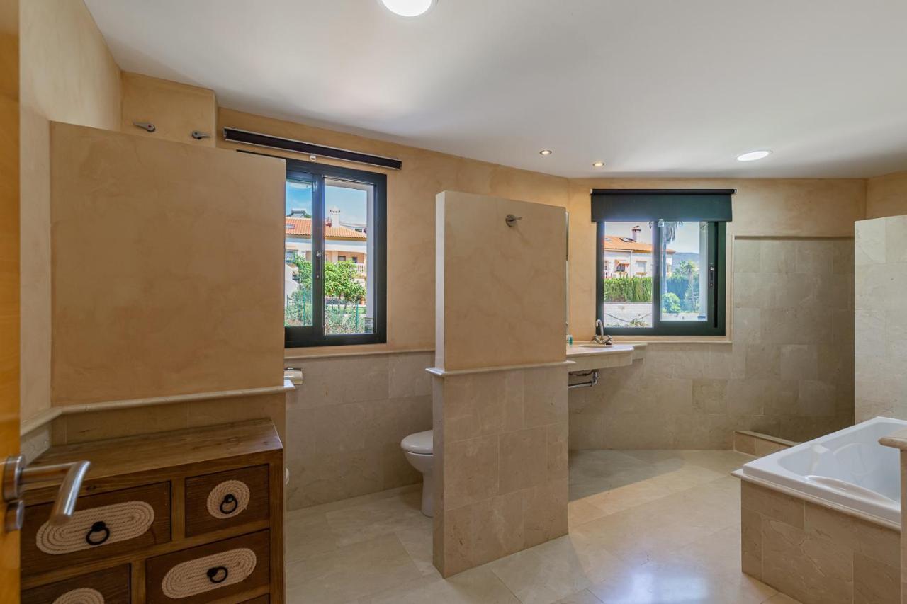 Tranquil 2 Bed With Private Pool + Sea View!
