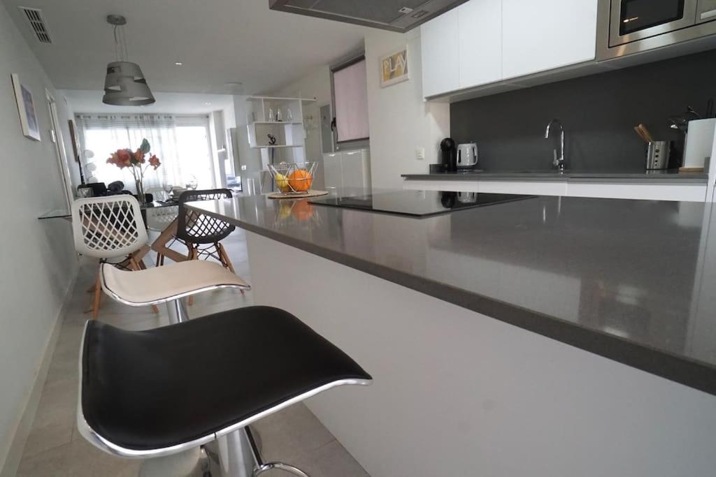 Deluxe Sea View With A Swimming Pool Apartamento *