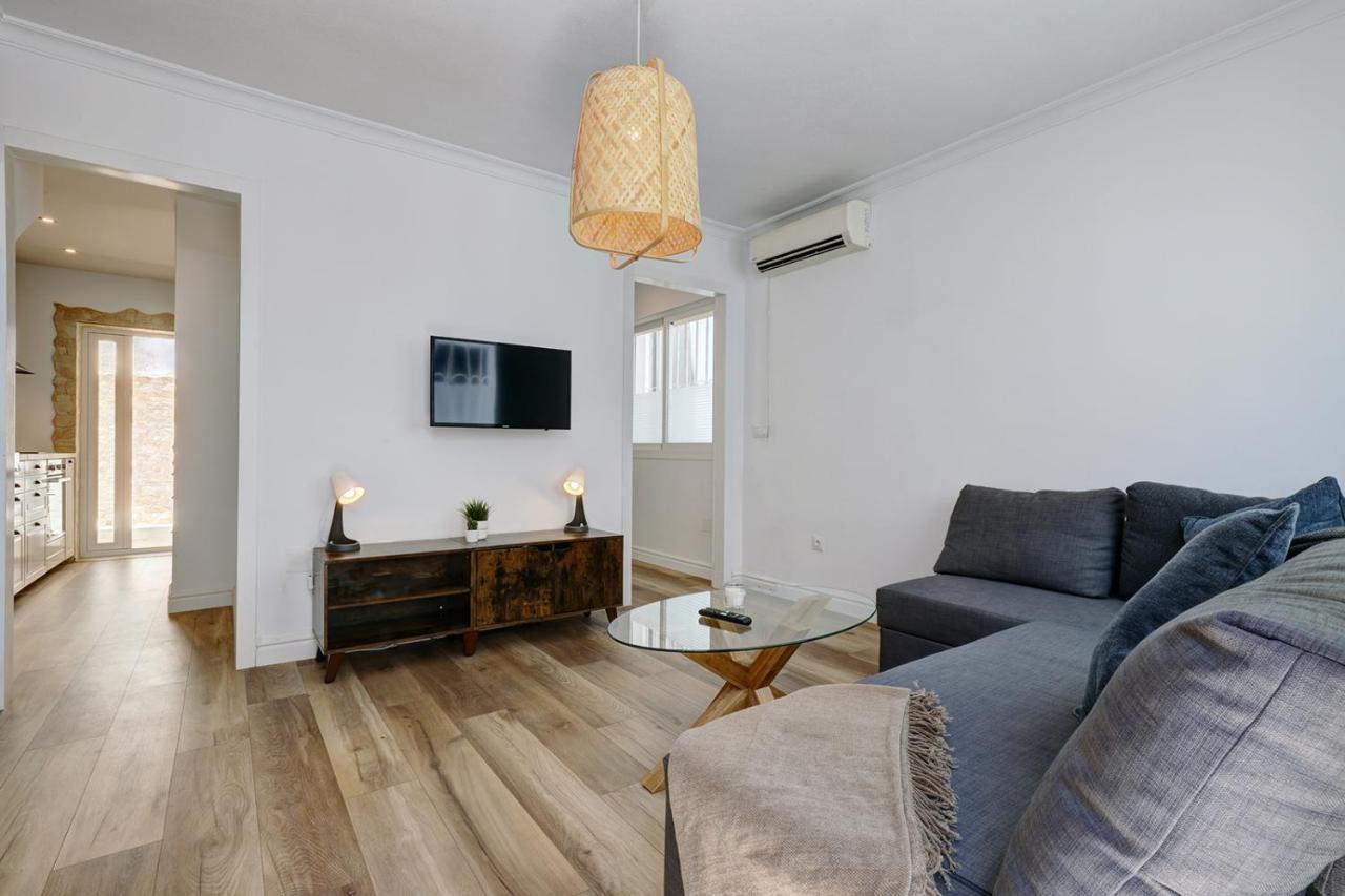 098 Traditional 2 Bed Pueblo Townhouse With Private Terrace Benalmadena