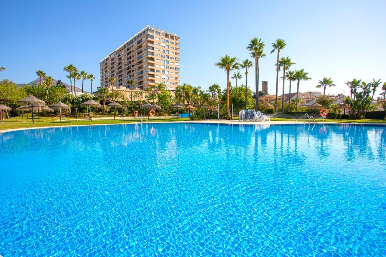 And Pool Holidays At The Grand Coloso Apartment *