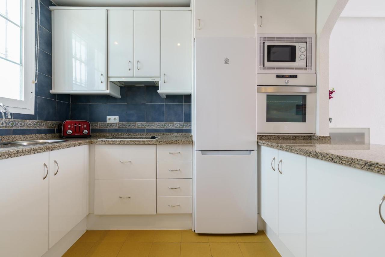 Beautiful Views Family Townhouse Steps From The Holiday home *