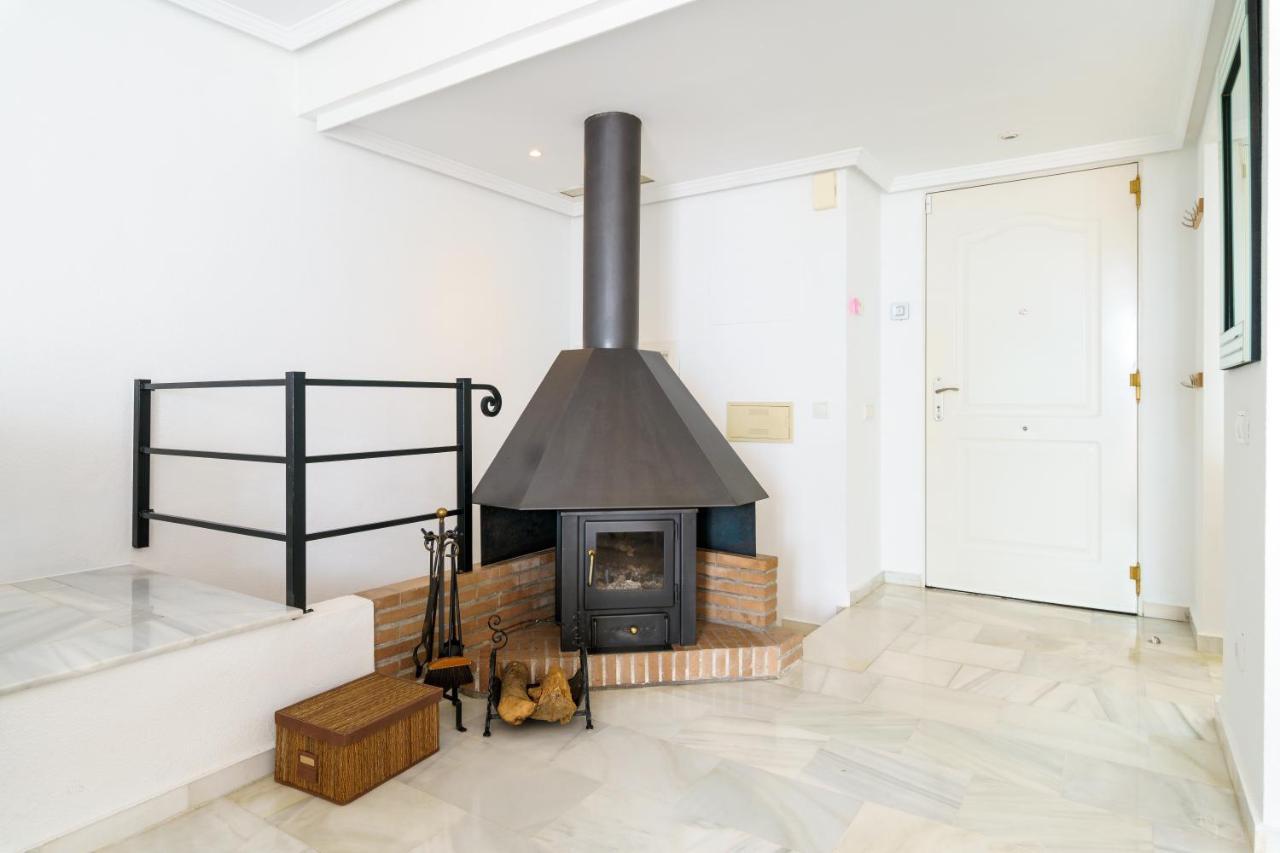Beautiful Views Family Townhouse Steps From The