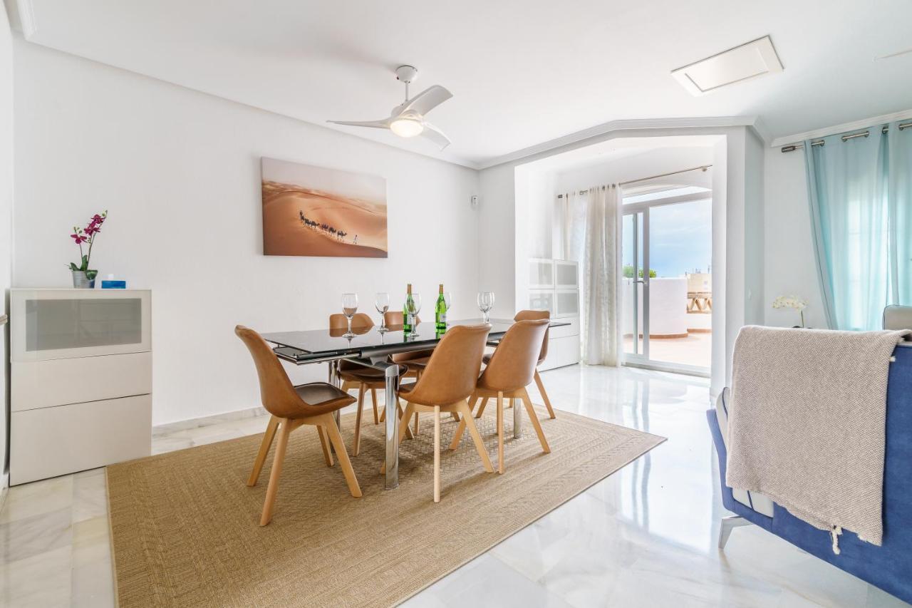 Beautiful Views Family Townhouse Steps From The Holiday home