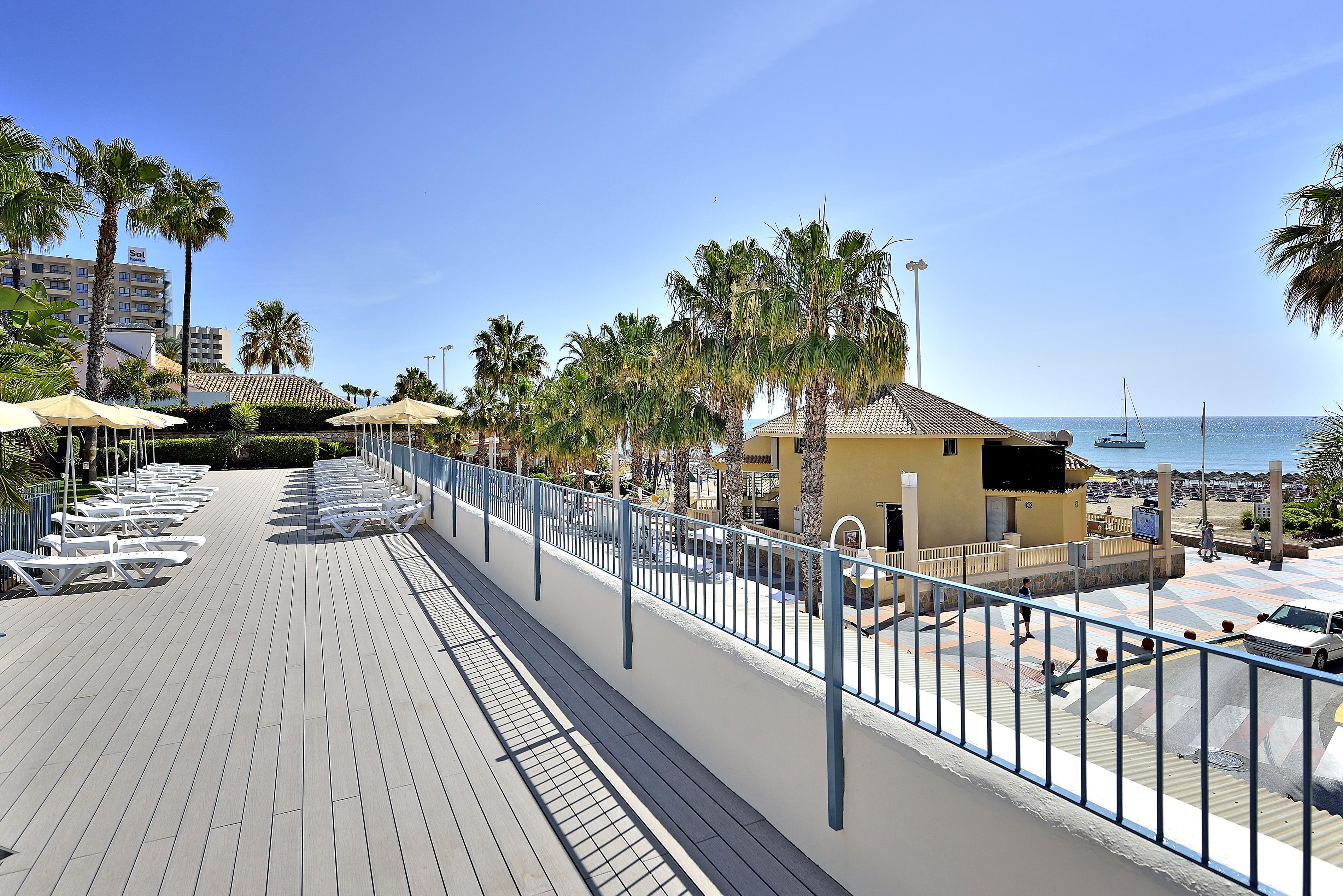 Mac Puerto Marina Hotel