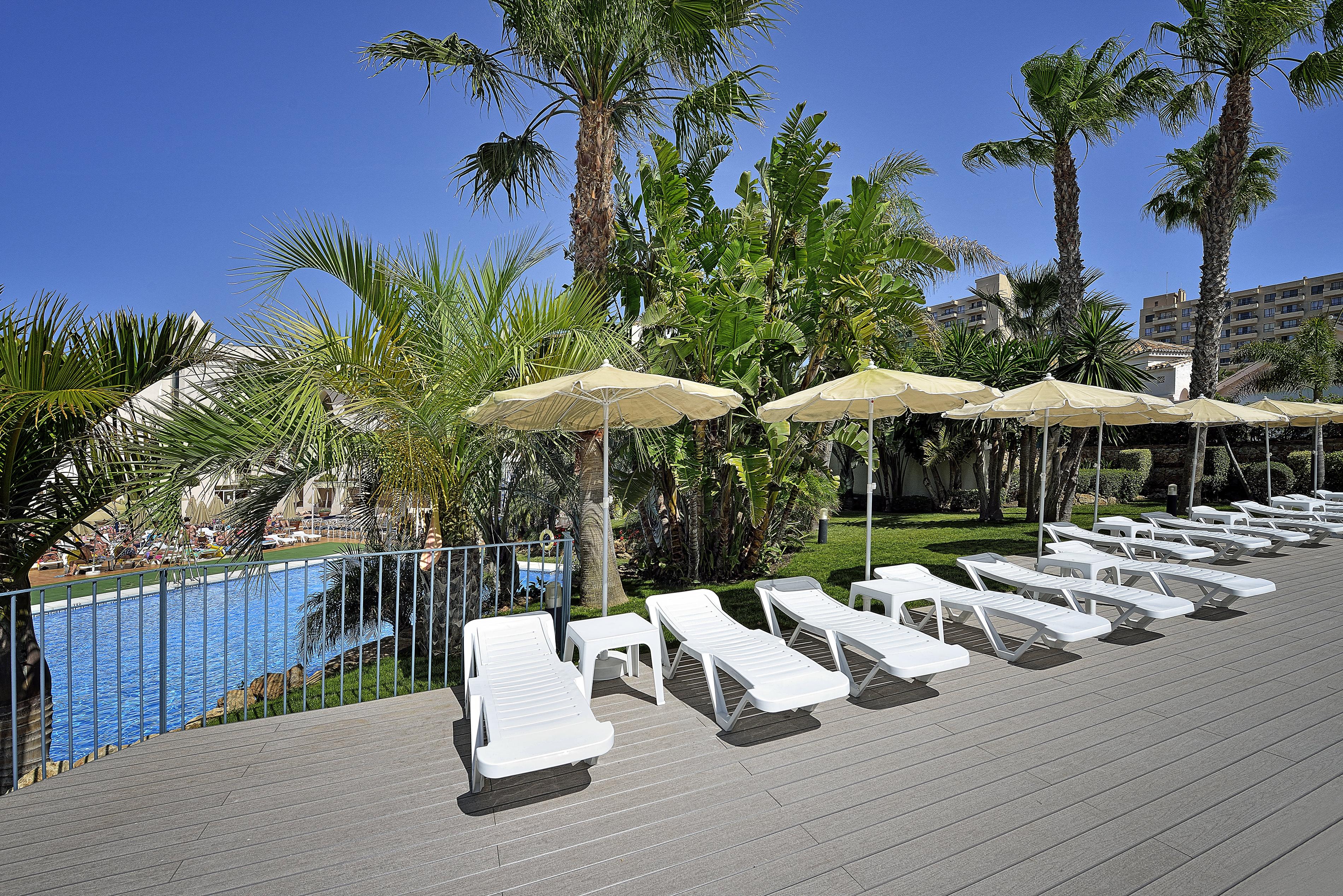 Mac Puerto Marina Hotel