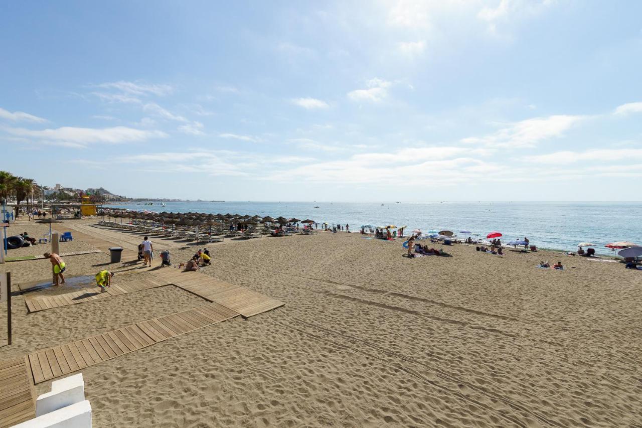 2nd Line From The , Seaviews + Parking &pool Appartement Benalmádena