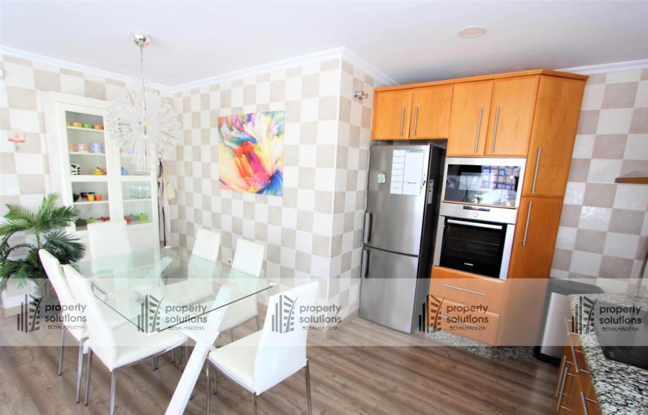 ático Deluxe. Gran Terraza Con Vistas Panorámicas. Piscina De Temporada. Parking Gratis. Apartamento *