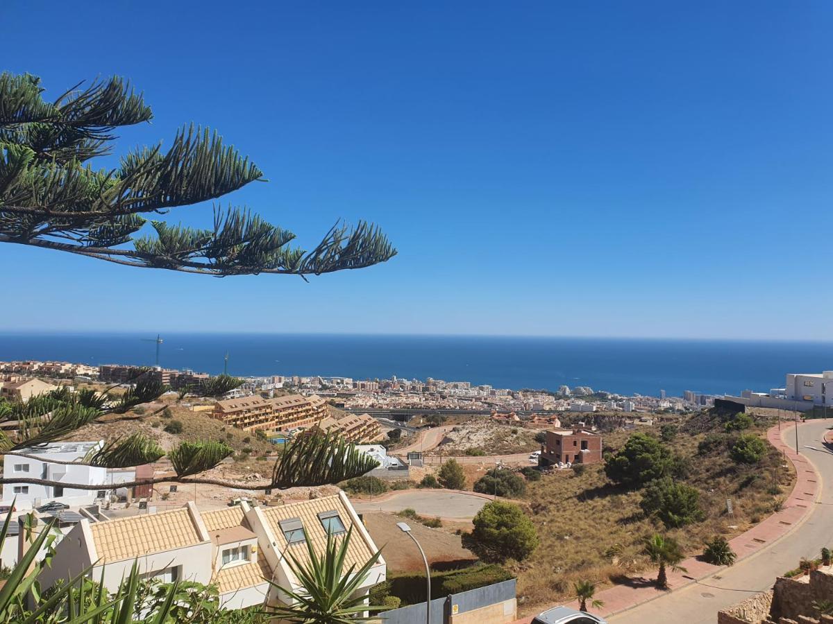 Cubo's Benalvistas Urban Love & 2 Free Parking Apartment *