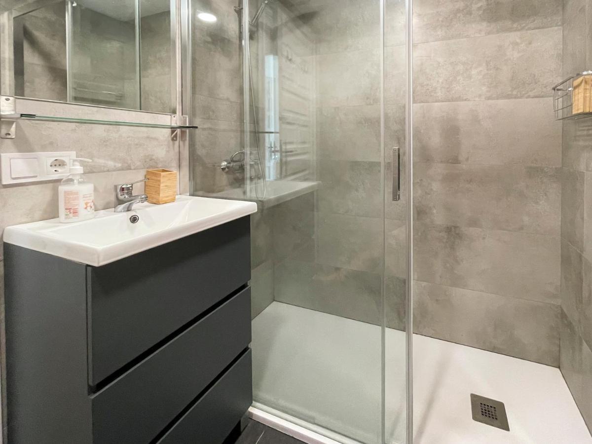 Oasis-real-apartment Beautiful Modern With Pool And Near The