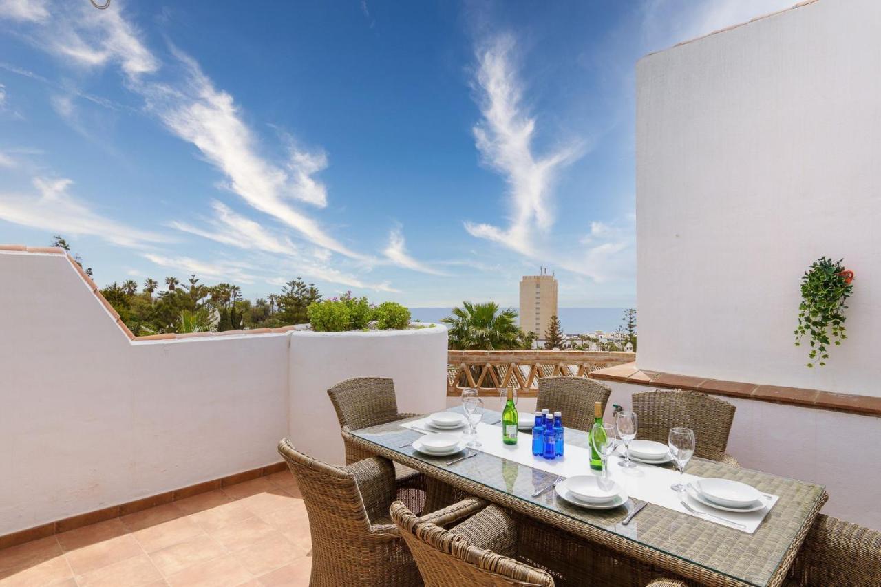 Beautiful Views Family Townhouse Steps From The Holiday home