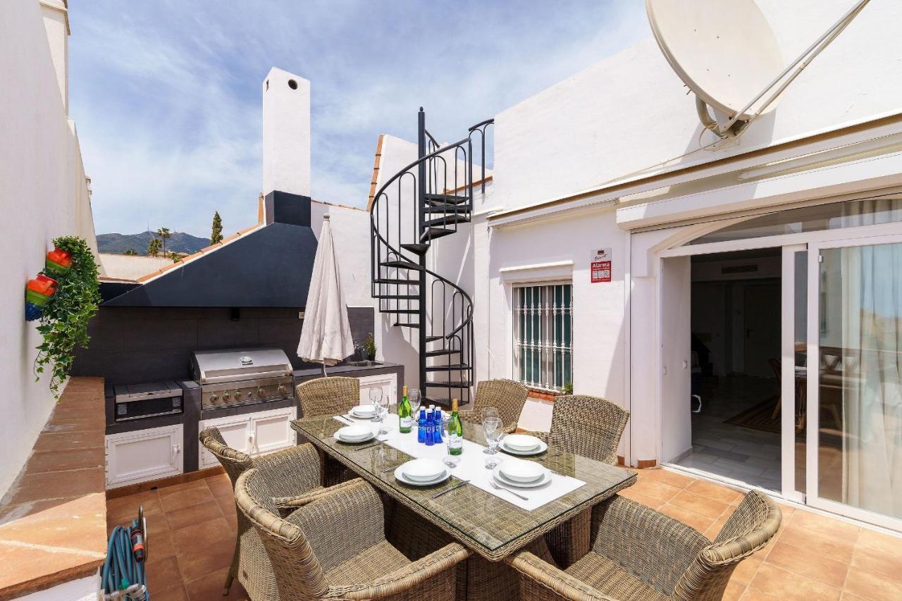 Beautiful Views Family Townhouse Steps From The Holiday home
