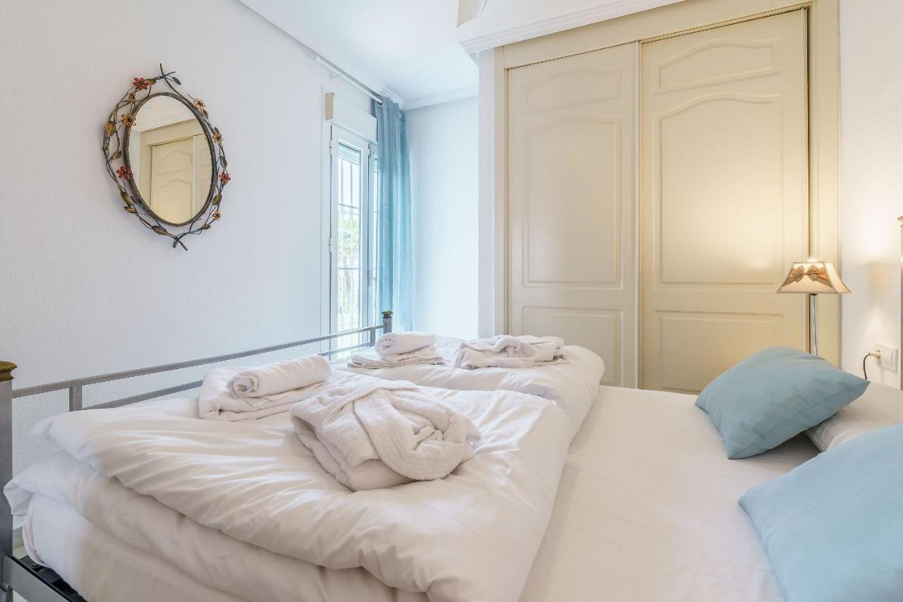 Beautiful Views Family Townhouse Steps From The Holiday home *