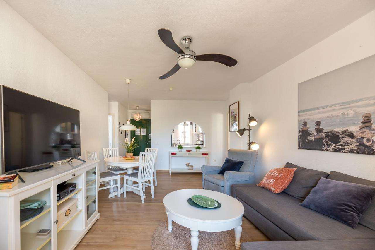 Vb Fantastic 3bdr Duplex With Large Terrace