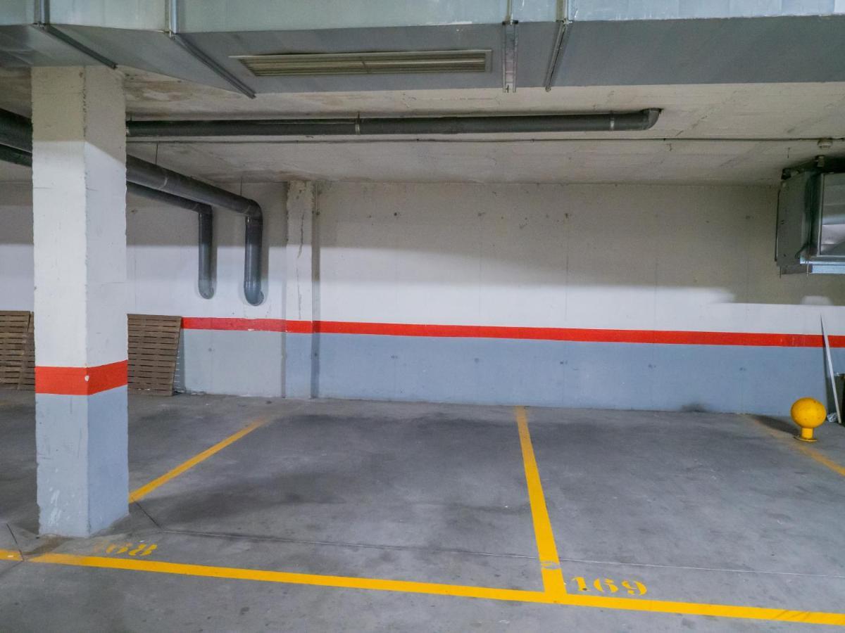 Apartment Cubo's Benalvistas Urban Love & 2 Free Parking