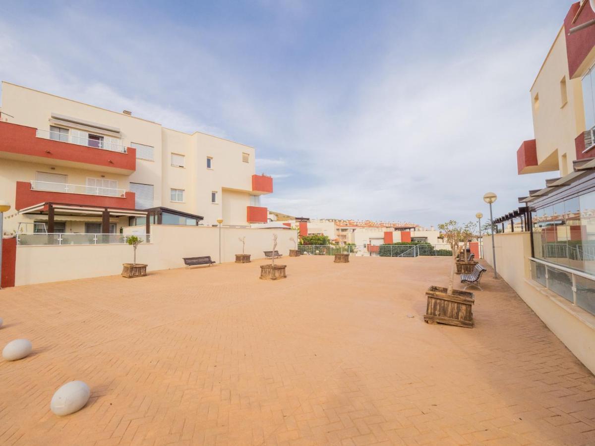 Apartment Cubo's Benalvistas Urban Love & 2 Free Parking *