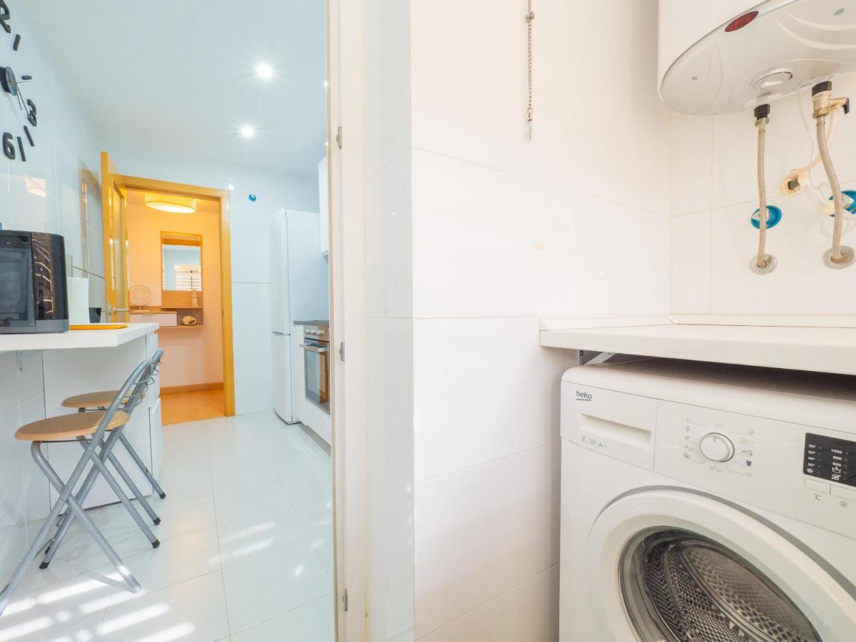 Cubo's Benalvistas Urban Love & 2 Free Parking Apartment *