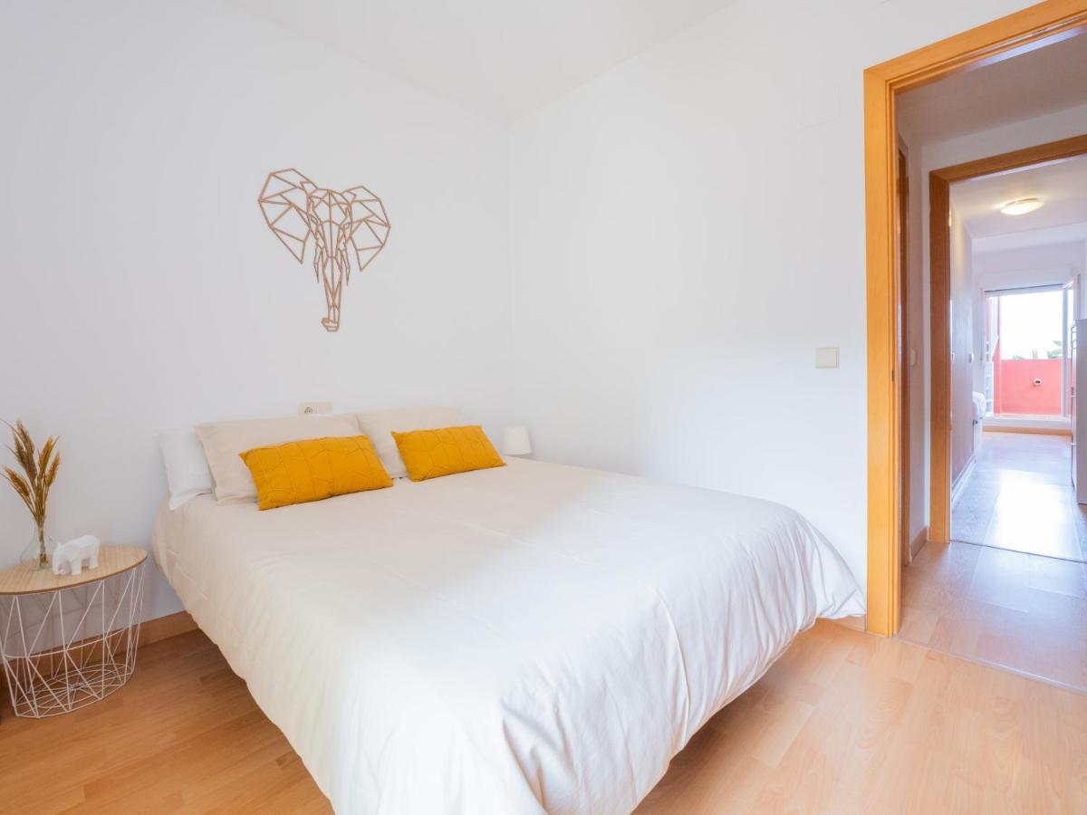Cubo's Benalvistas Urban Love & 2 Free Parking Apartment