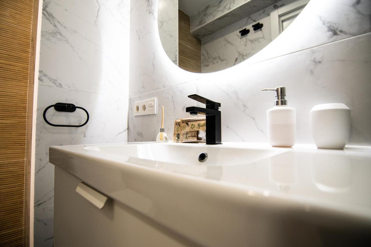 Apartment Puerto Marina - First Line - - Malaga *