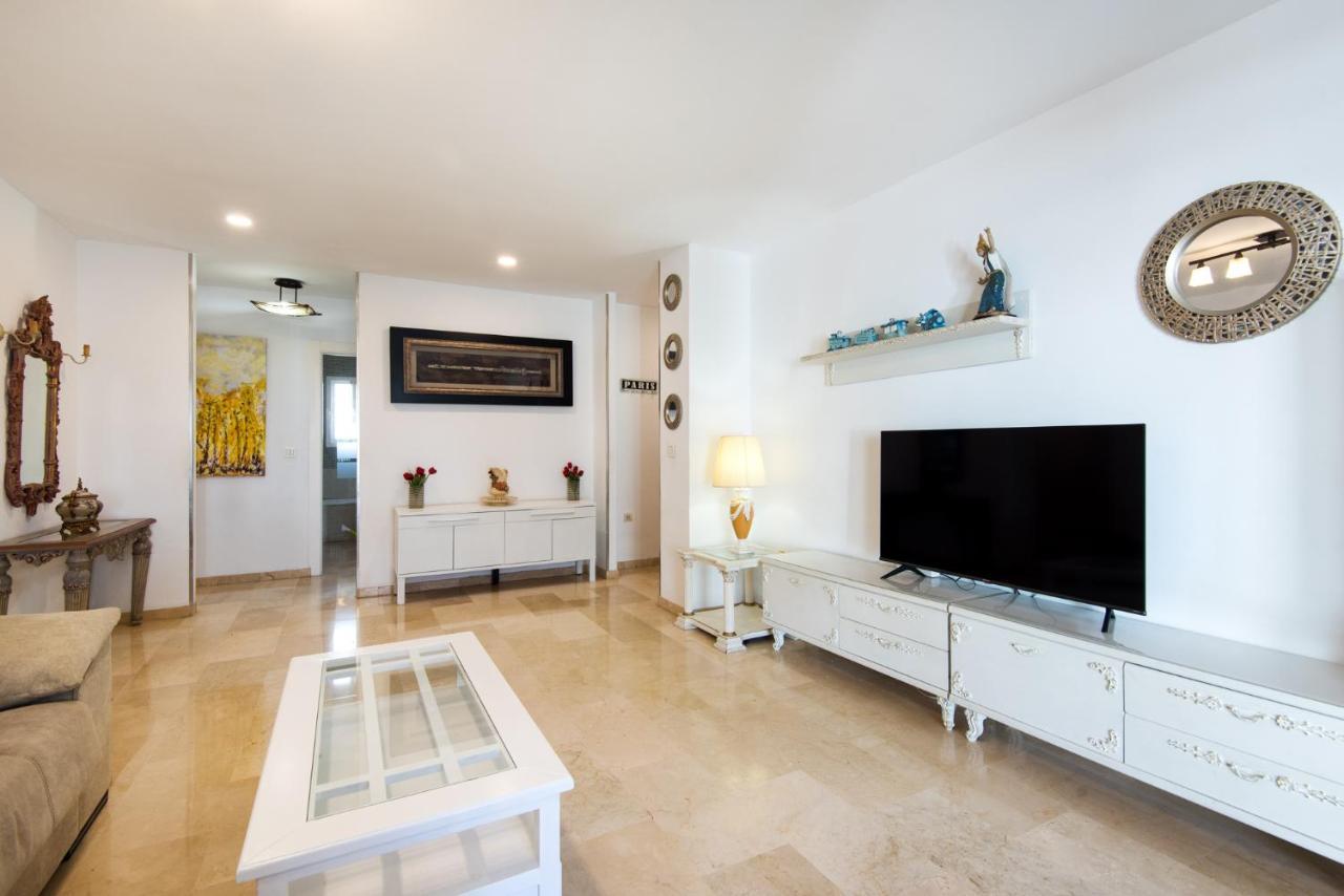 Apartment New Royal Torrequebrada 2 Pets Friendly & Ideal For Family Groups *