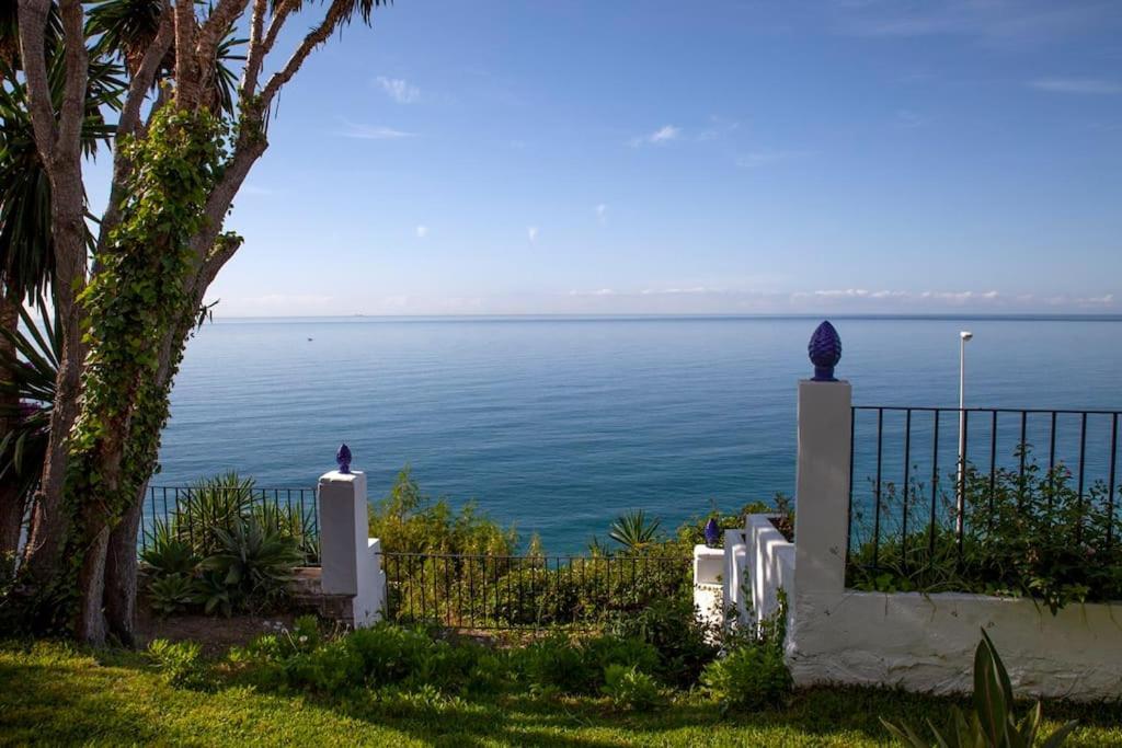 Mediterranean - Sea Views & Heatable Pool Villa