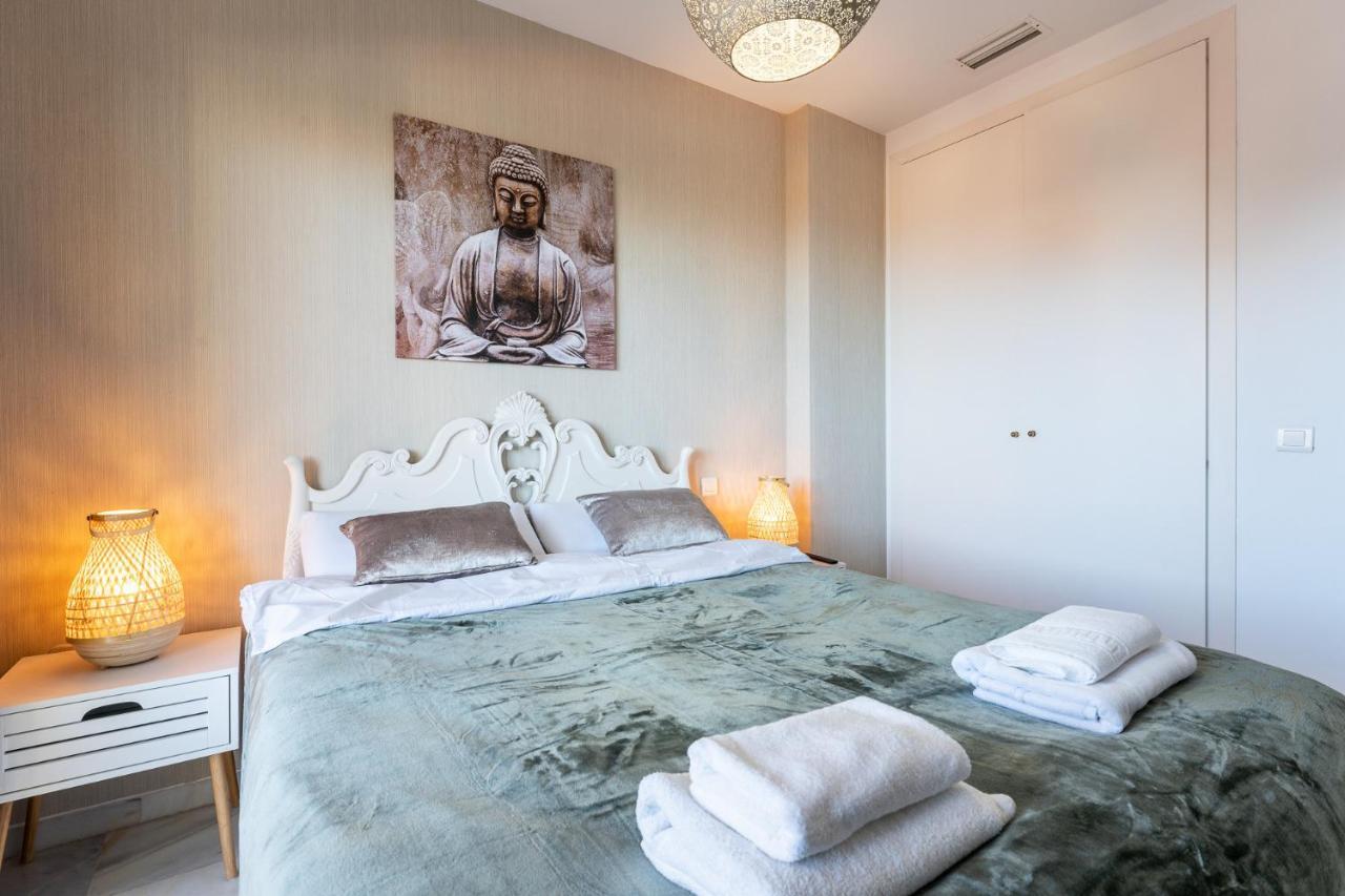 Apartamento Beachfront Retreat Big Balcony And City Sea Views Benalmádena