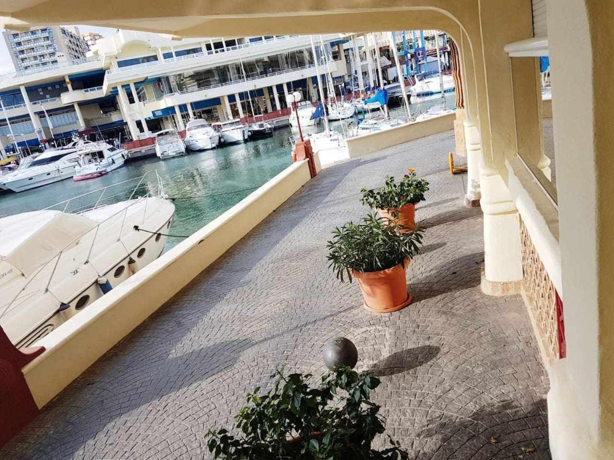 Lujoso En De La Isla De Puerto Marina *