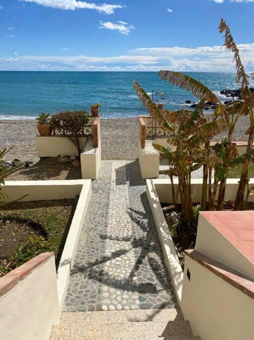 A Mare, Primera Linea De Playa Apartment *