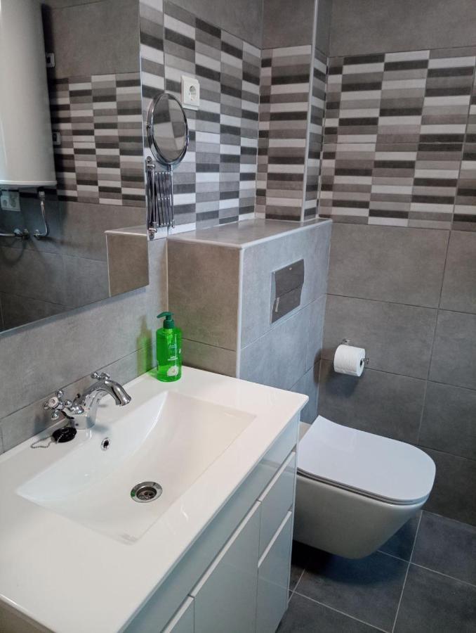 Apartamento De Cinco Plazas En Recinto Muy Tranquilo Cerca Del Mar Apartamento *