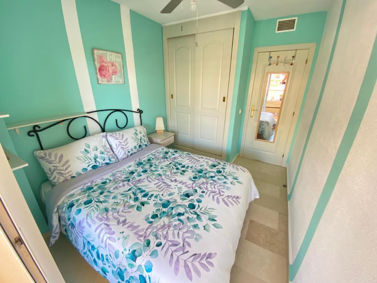 With Sea And Mountain Views En Piso Compartido 1 O 2 Personas Bed & Breakfast *