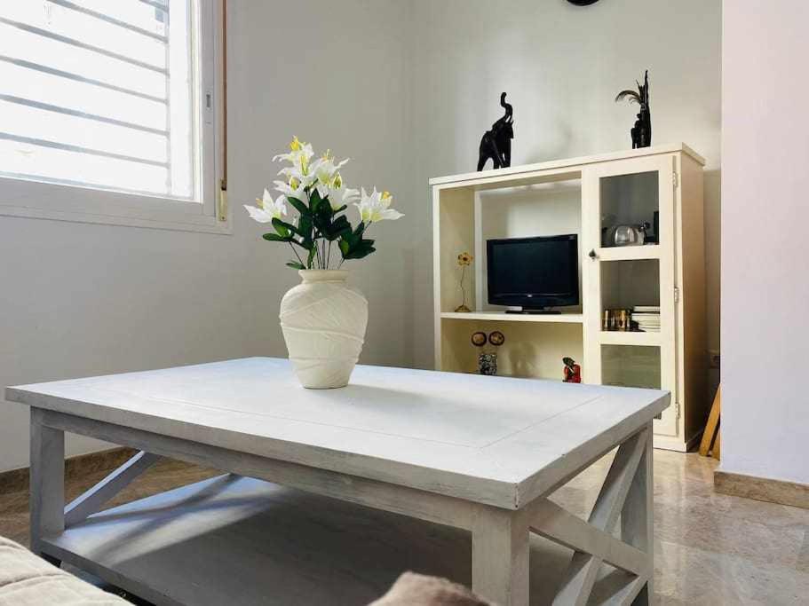 Quintana Apartamento Junto A Puerto Marina Apartment *