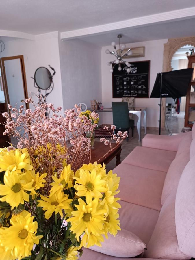 Coty's Beach, En Casa Compartida Homestay