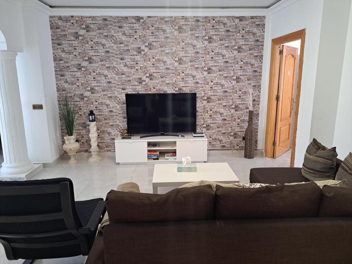 Spacious In Noelia With Private Pool, Garden & Parking Ferienhaus Benalmádena
