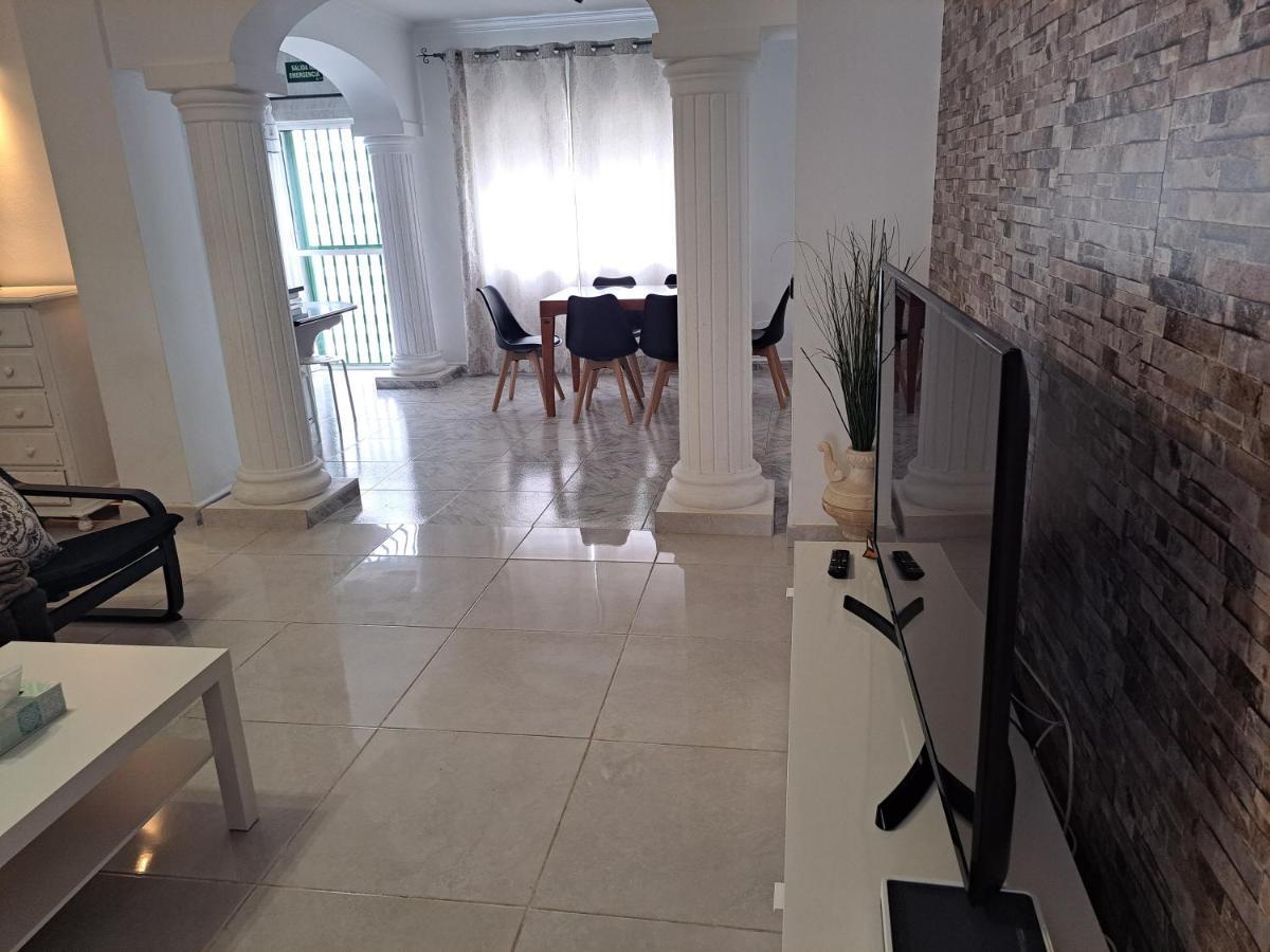Spacious In Noelia With Private Pool, Garden & Parking Ferienhaus Benalmádena