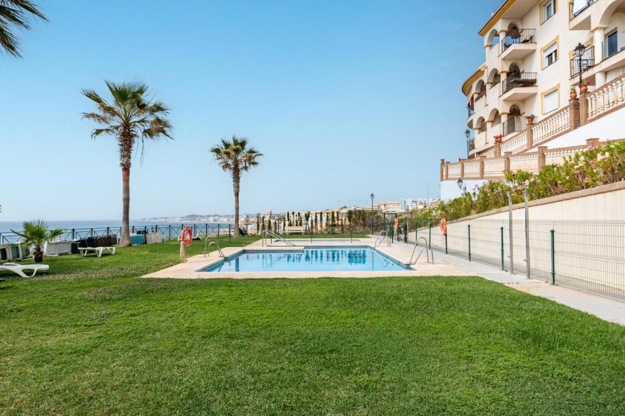 Spectacular Sea Views Parking And Pool Apartment