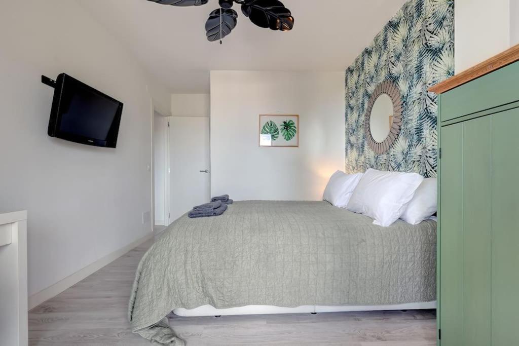 Apartment 3 Bedroom Semi Detached With Stunning Views!