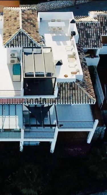 Apartment 3 Bedroom Semi Detached With Stunning Views! *