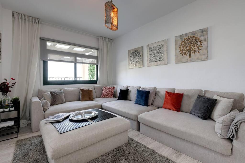 Apartment 3 Bedroom Semi Detached With Stunning Views!