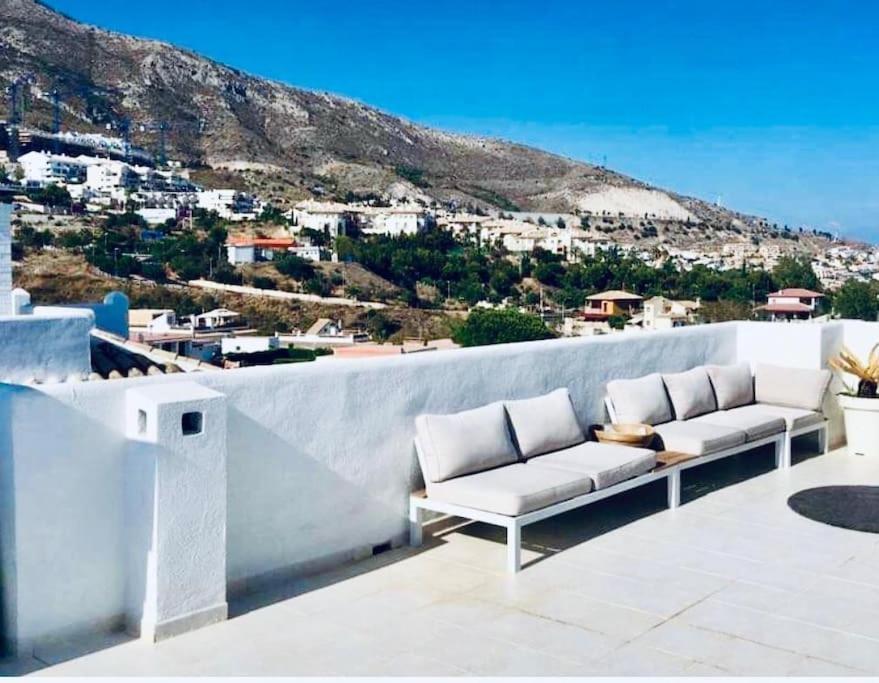 Apartment 3 Bedroom Semi Detached With Stunning Views! *