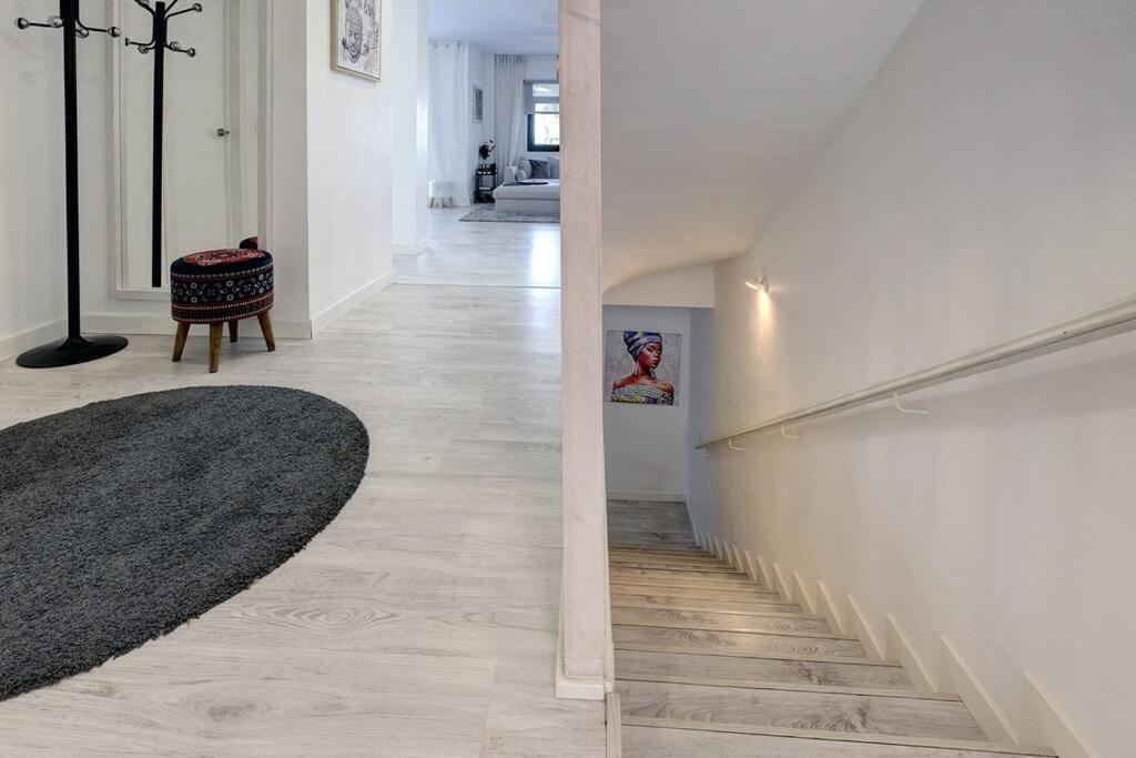 Apartment 3 Bedroom Semi Detached With Stunning Views! *