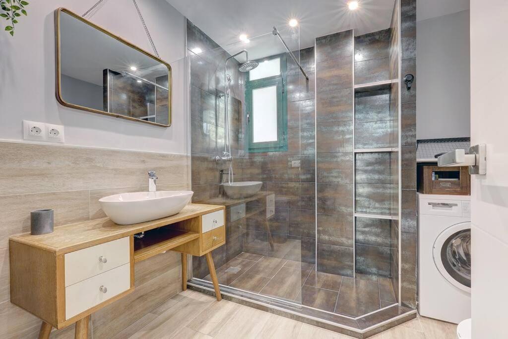 Apartment 3 Bedroom Semi Detached With Stunning Views! *