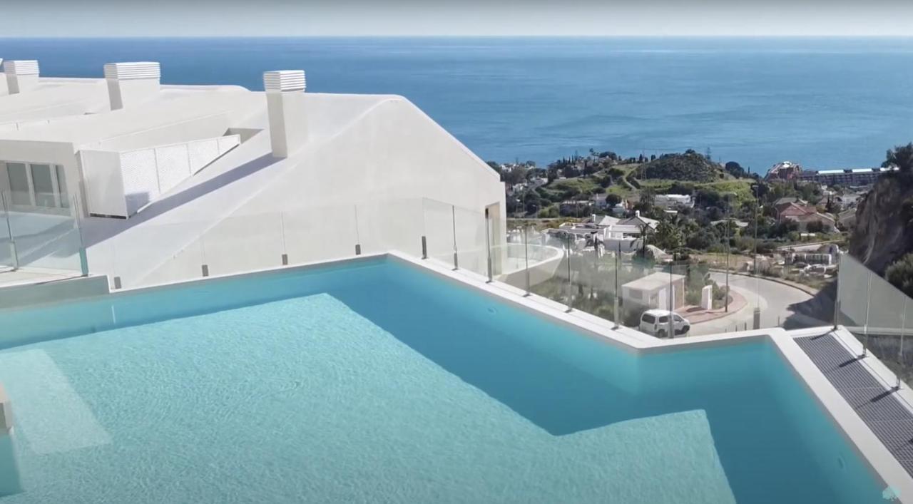 3 Bedroom Sea View Stupa Hills Benalmádena