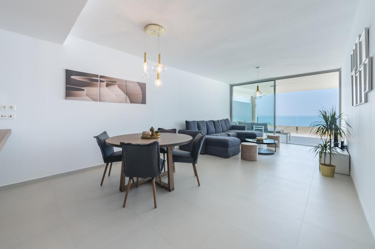 3 Bedroom Sea View Stupa Hills Apartment *