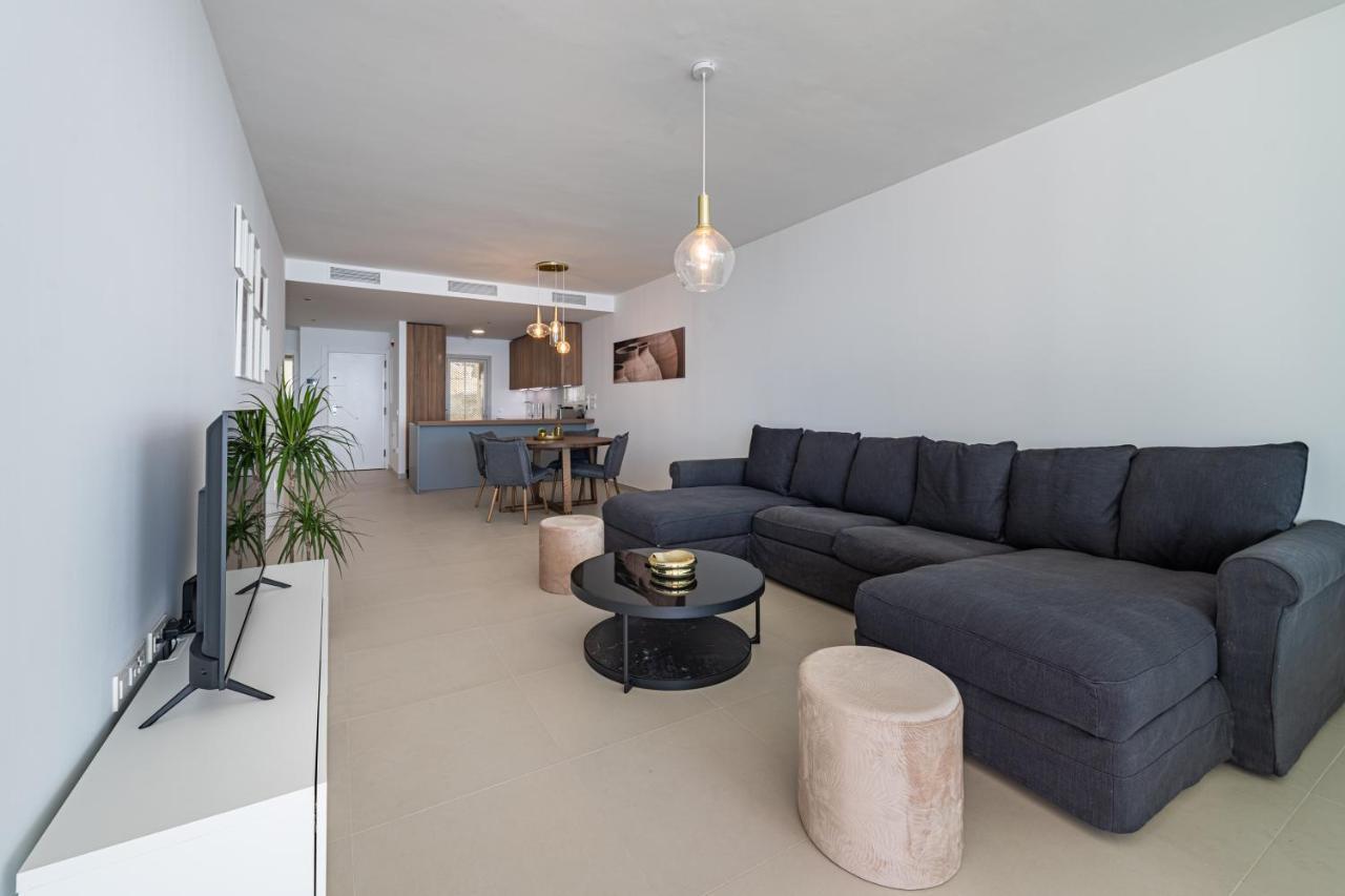 3 Bedroom Sea View Stupa Hills Apartment *