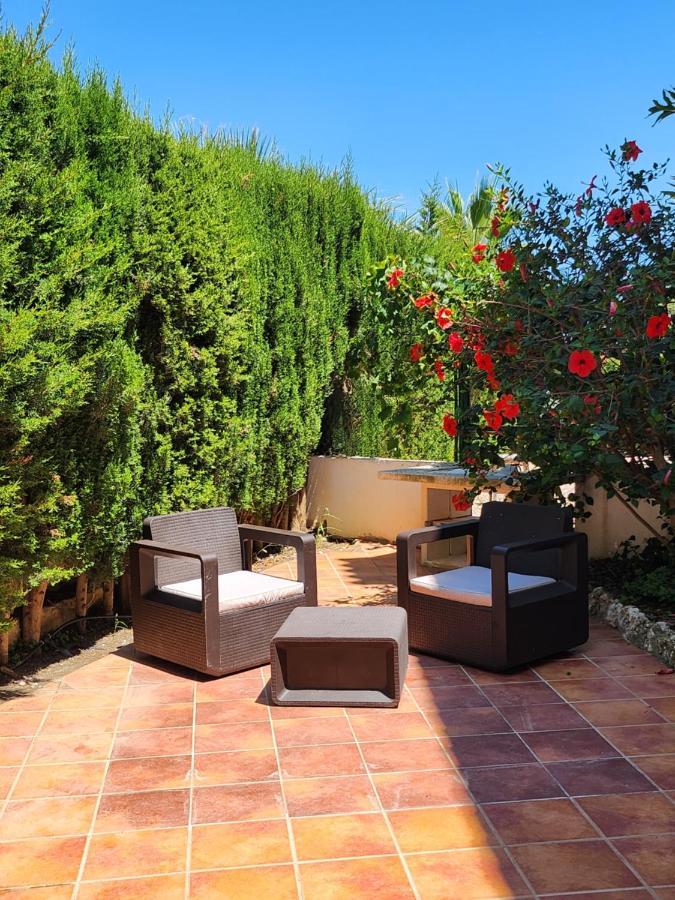 Deluxe Athos 50 Mp Garden Patio Golf & Guest house *