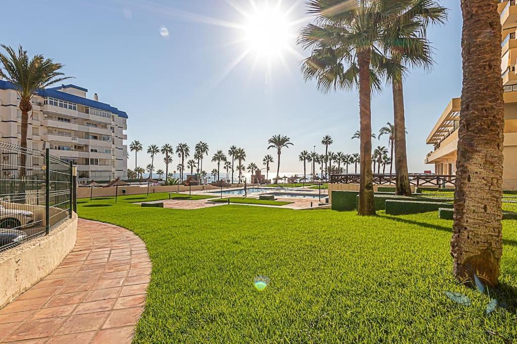 Aloha Playa With Sea Views In Front Of The